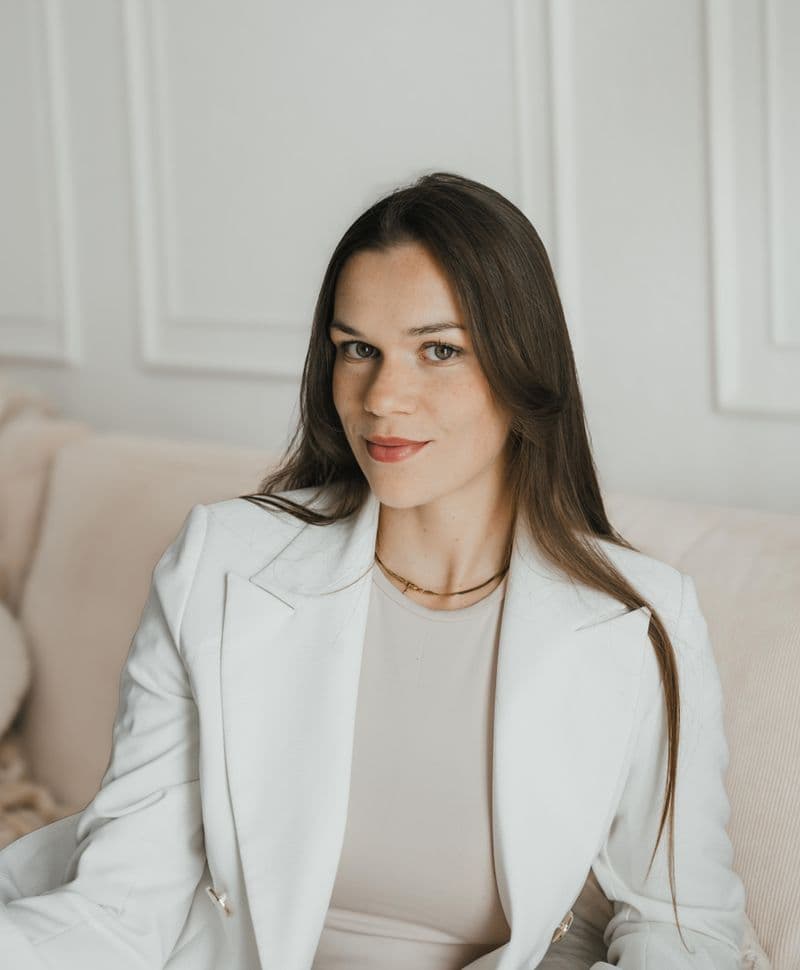 JULIA SCHERLIES